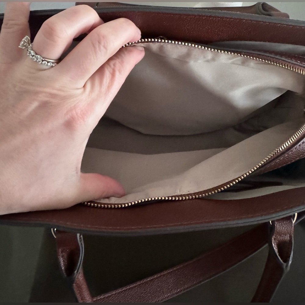 NINE WEST BROWN PURSE. NWOT - Picture 6 of 9